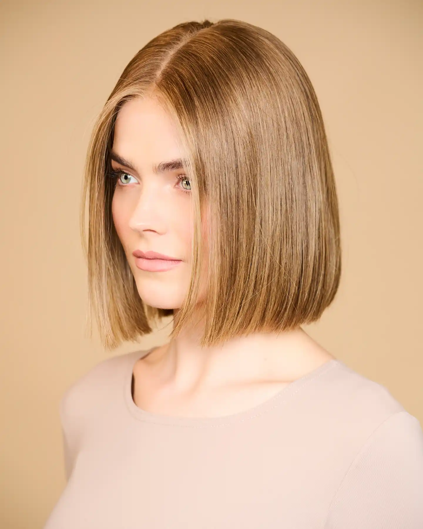 Sinaya Wigs - Blonde Bob