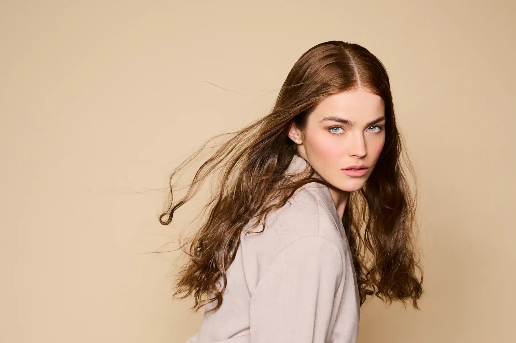 Sinaya Wigs - Windswept