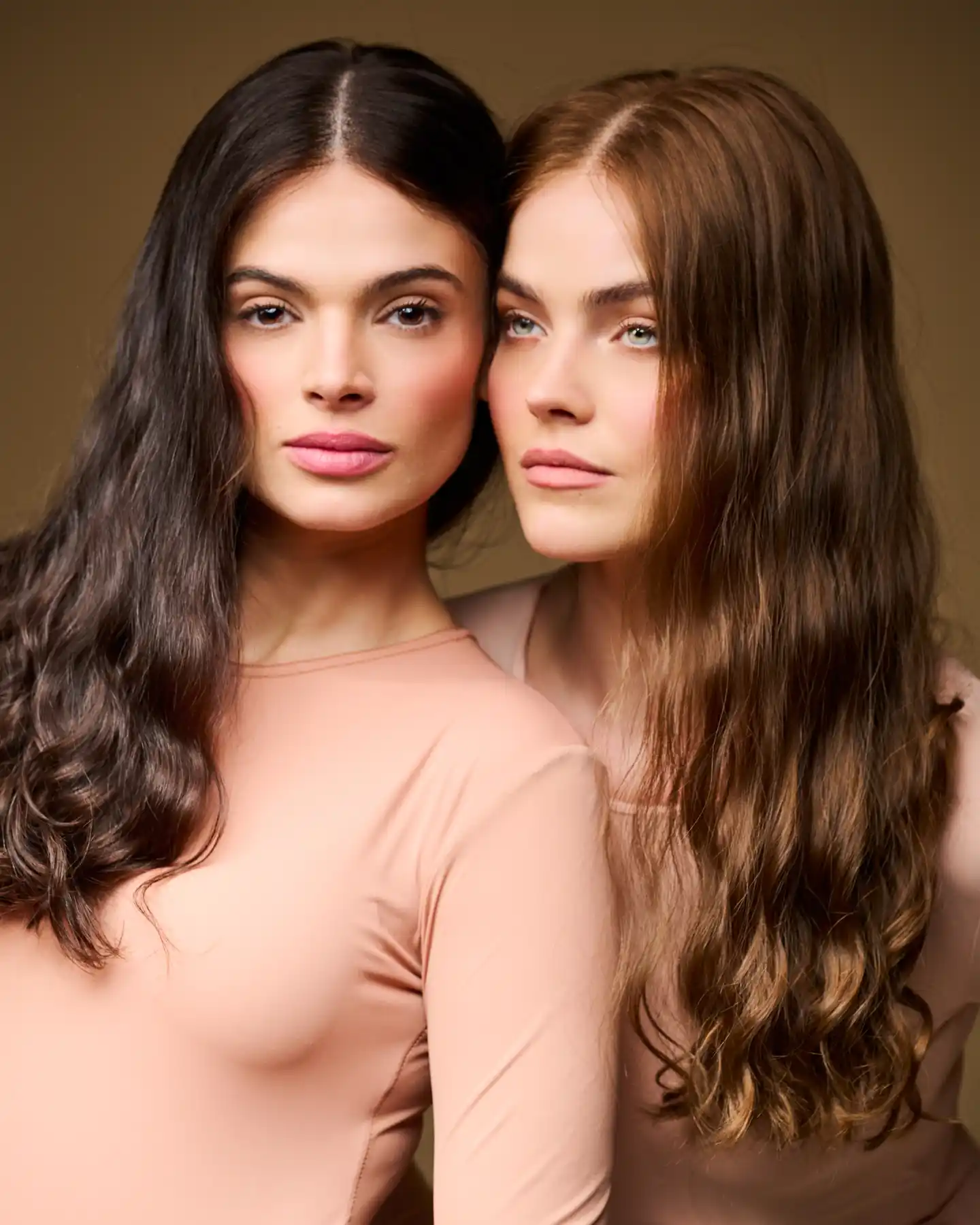 Sinaya Wigs - Duo Close Up